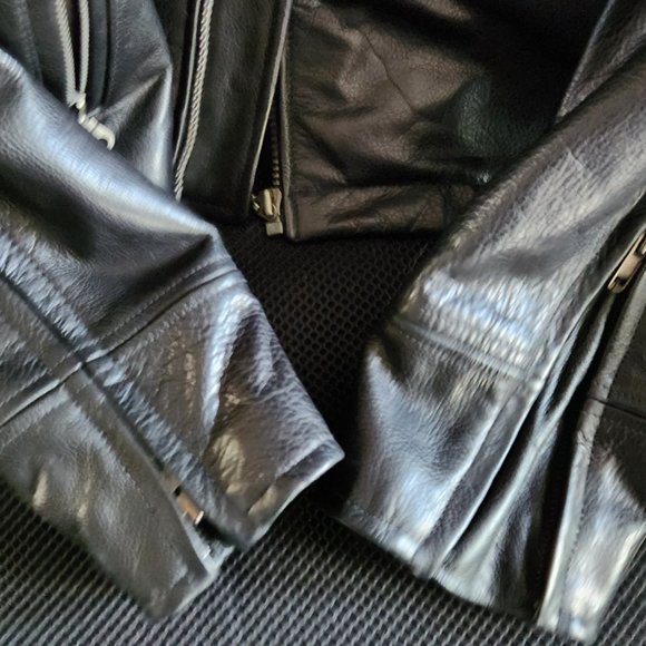 Mens Vintage leather motorcycle jacket with Indian Motorcycle crest - Picture 5 of 6